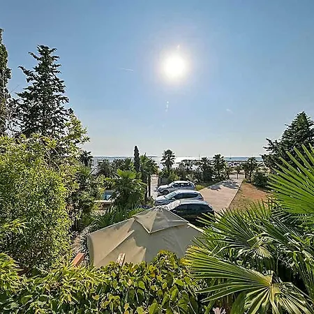1405 Отель 4*